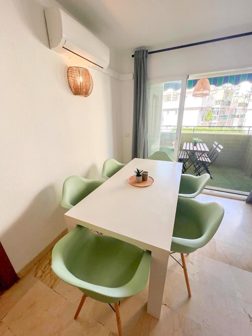 Large & Cozy Centrally Apartment Torremolinos Extérieur photo