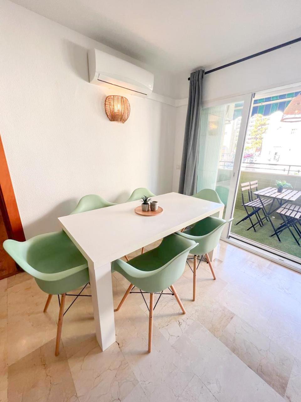 Large & Cozy Centrally Apartment Torremolinos Extérieur photo