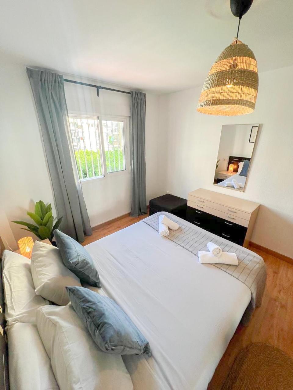 Large & Cozy Centrally Apartment Torremolinos Extérieur photo